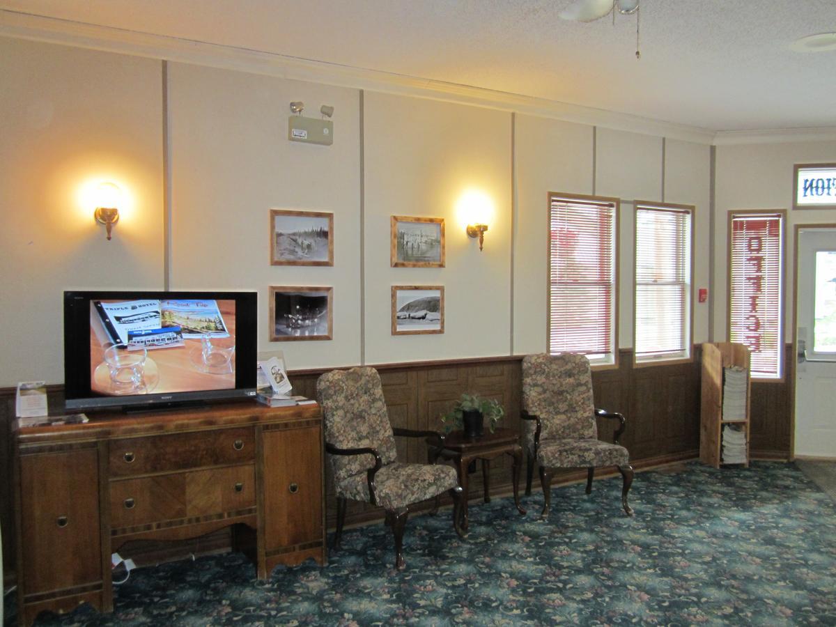 Triple J Hotel Dawson City Esterno foto