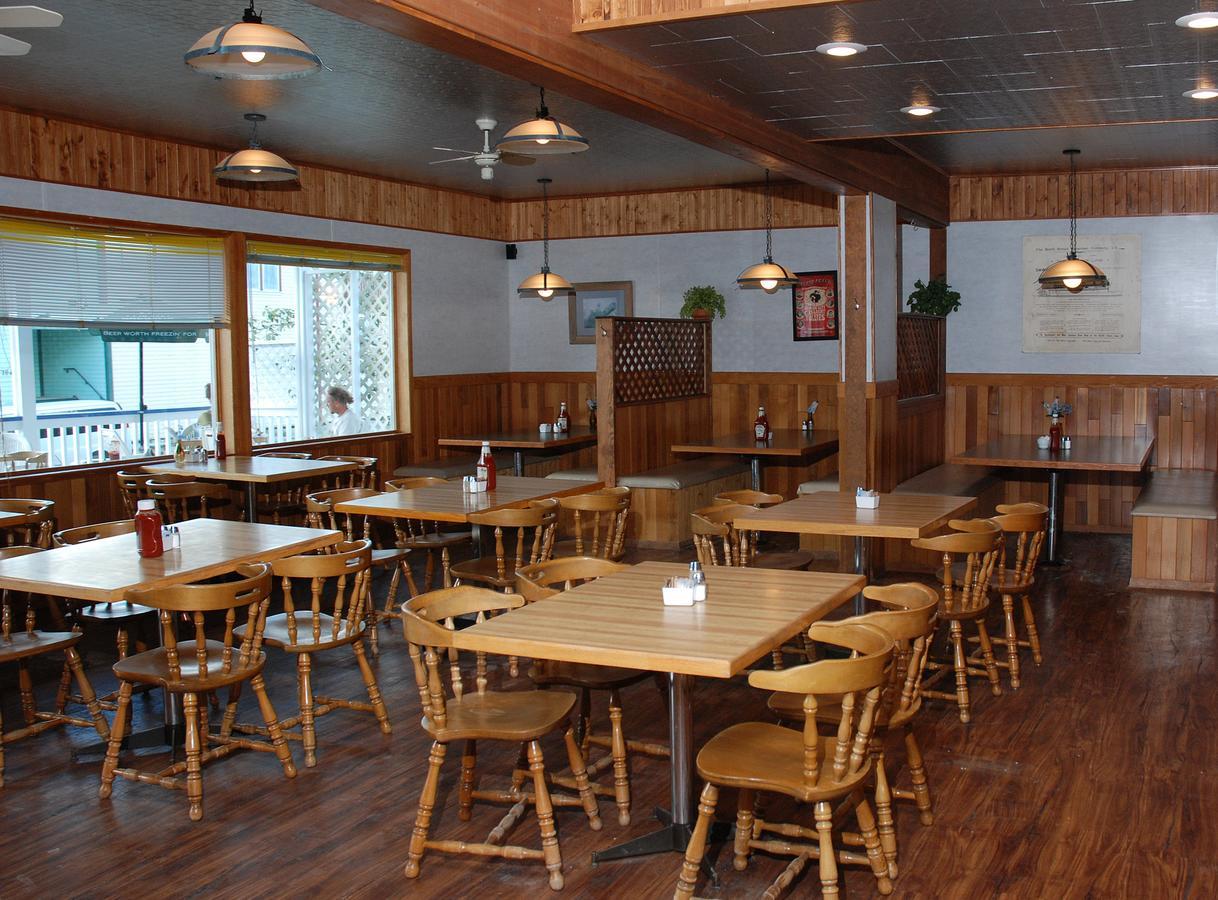 Triple J Hotel Dawson City Esterno foto