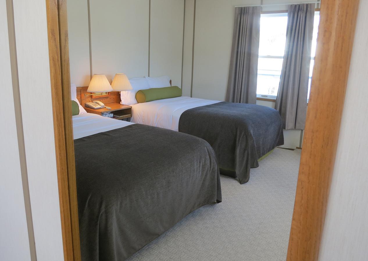Triple J Hotel Dawson City Esterno foto